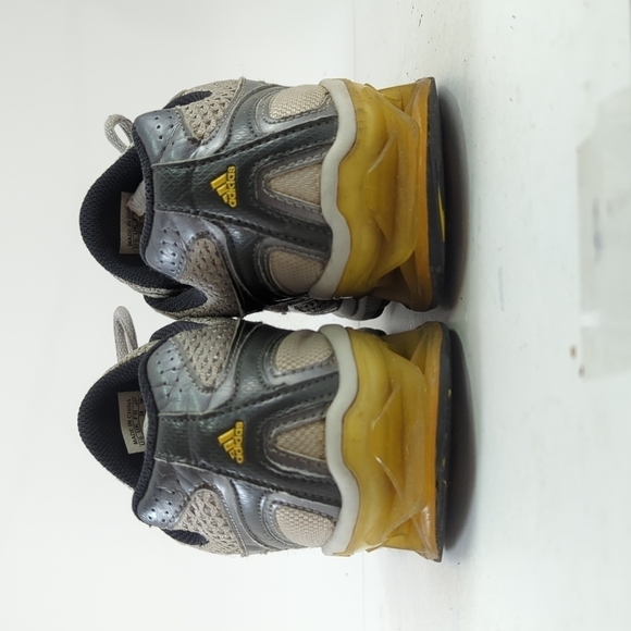 ADIDAS Boost shoes - Picture 3 of 5